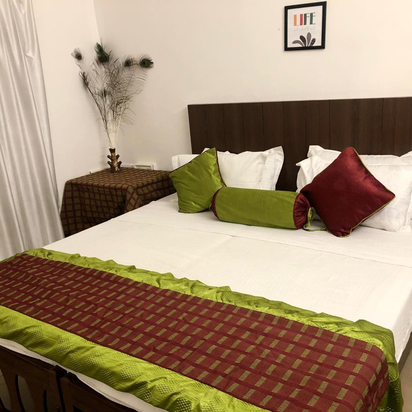 Mother Tree Inn Kochi Bagian luar foto
