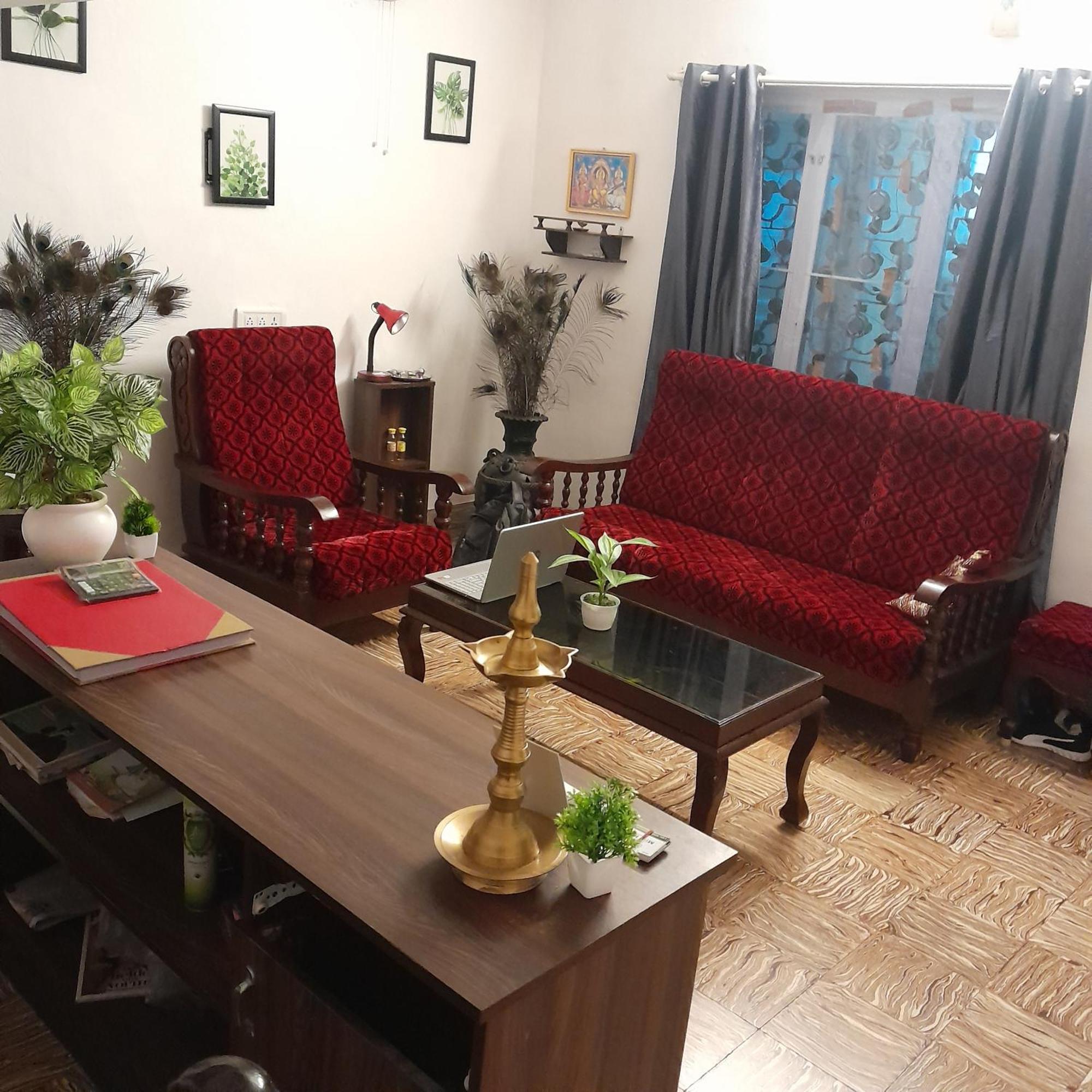 Mother Tree Inn Kochi Bagian luar foto
